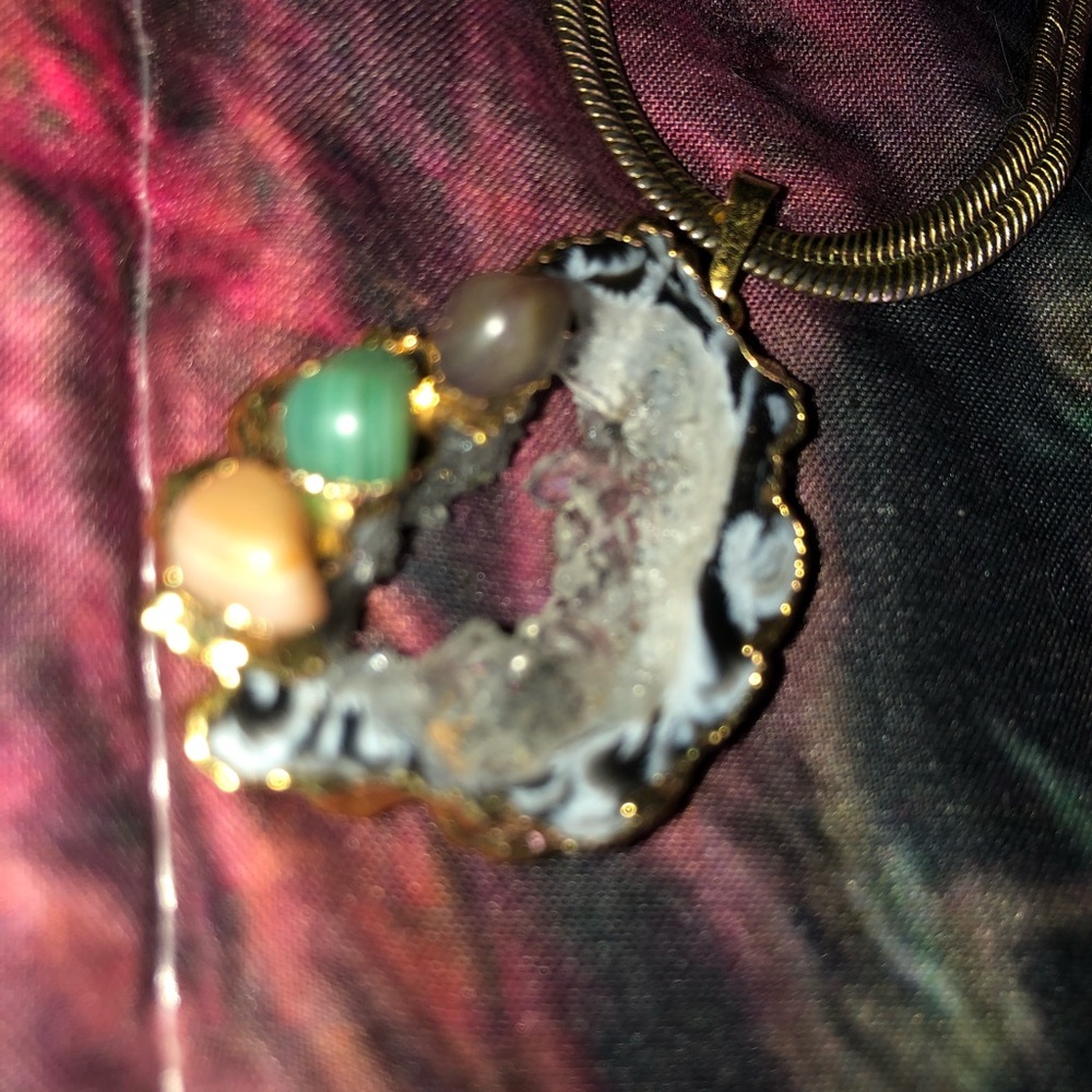mineral/crystal rock necklace.